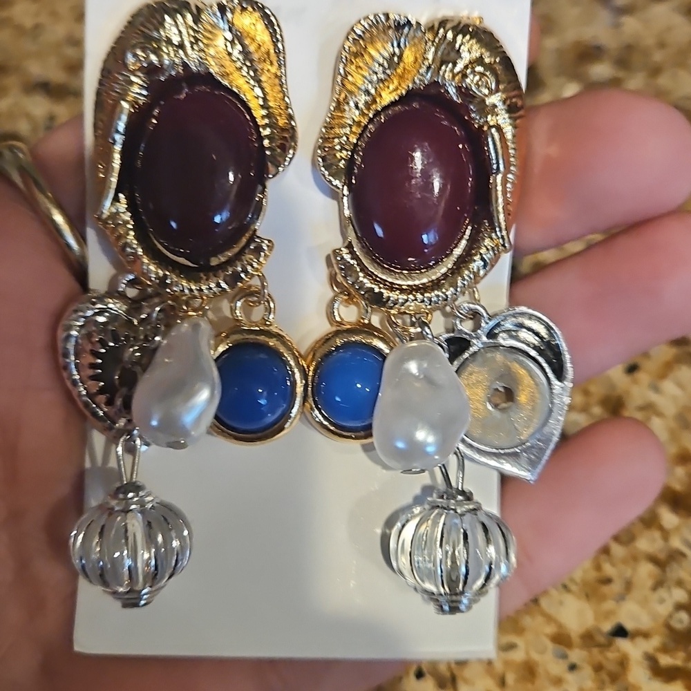 New Earrings - Picture 4 of 6